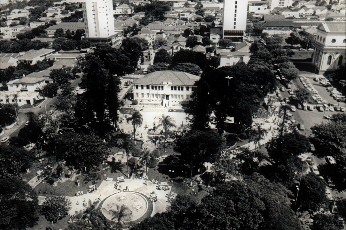 Praça Comendador Müller em 1982
