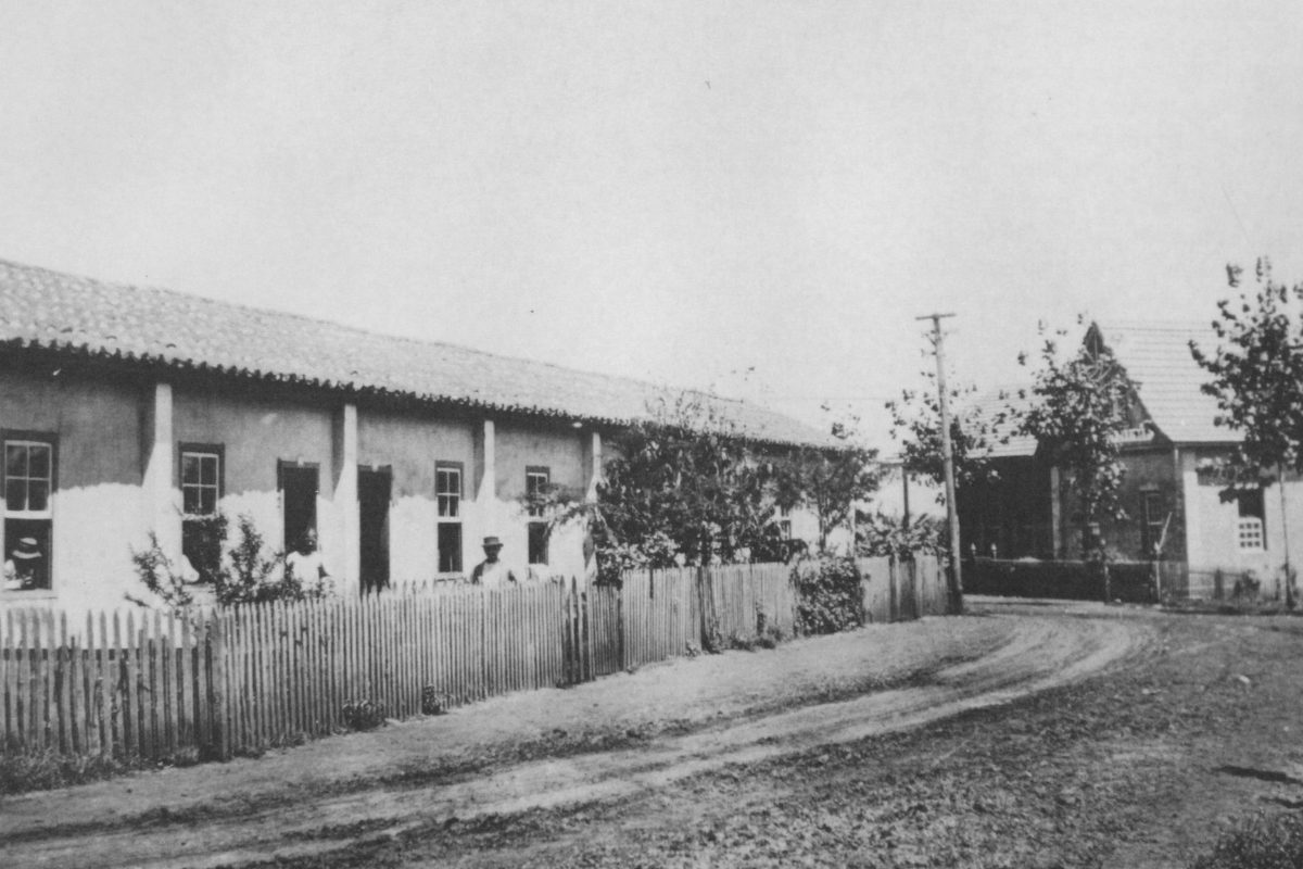 Casas de operários e prédio da escola de Carioba em 1928